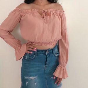💕Adorable off the shoulder contemporary top💕